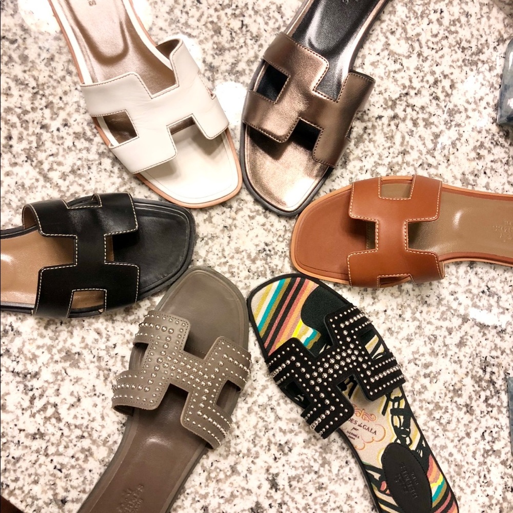 WHITE HERMÈS ORAN SANDALS - Picture 15 of 16